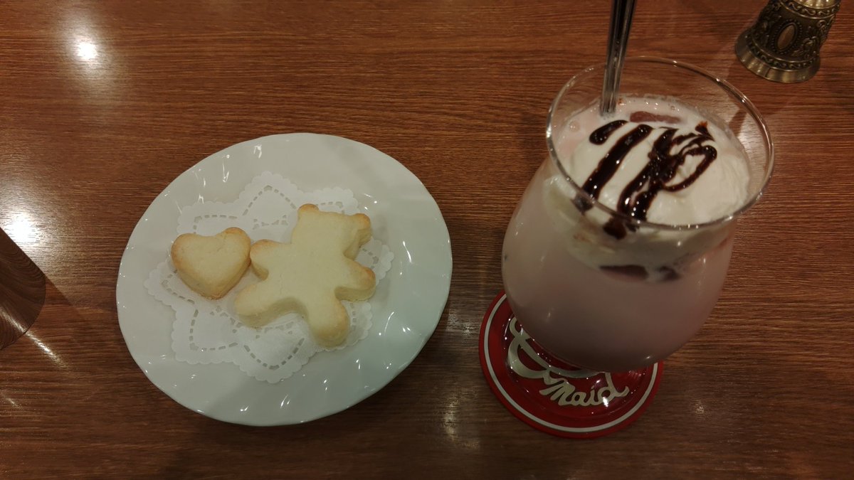 今日はe-maidでゆきぴちゃんの卒業式。
最後の挨拶を聞くといつも泣きそうになる。
寂しくなるね。。。
今までありがとう。