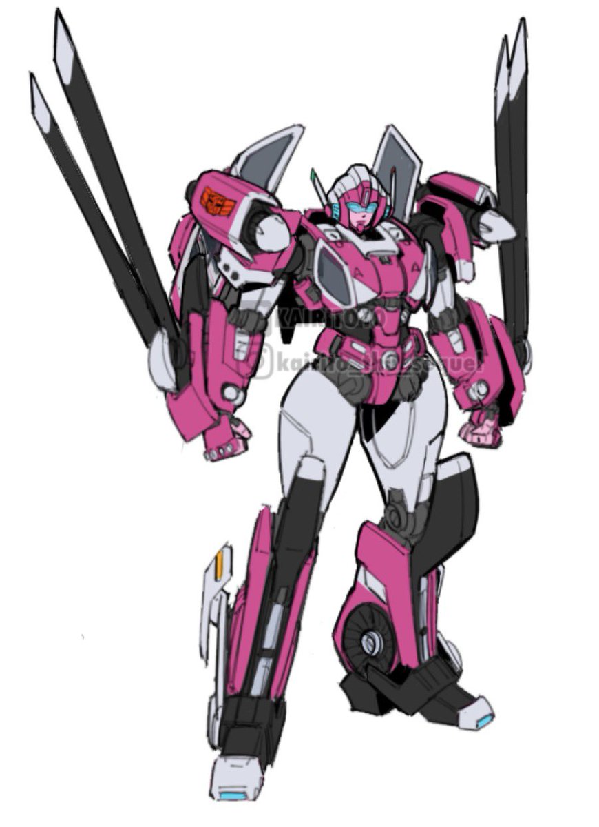 Sketch of Arcana Magnus in requiem! Arcee was named the new Magnus after Ultra Magnus’s death in the final battle against Tarn. She now commands the Autobots with Rodimus Prime. He leaves all the boring paper work to her.