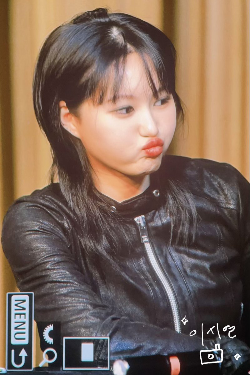 thinkersiyeon's tweet image. CUTIE