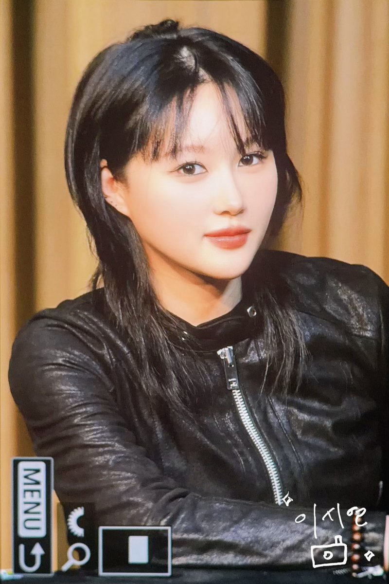 thinkersiyeon's tweet image. CUTIE