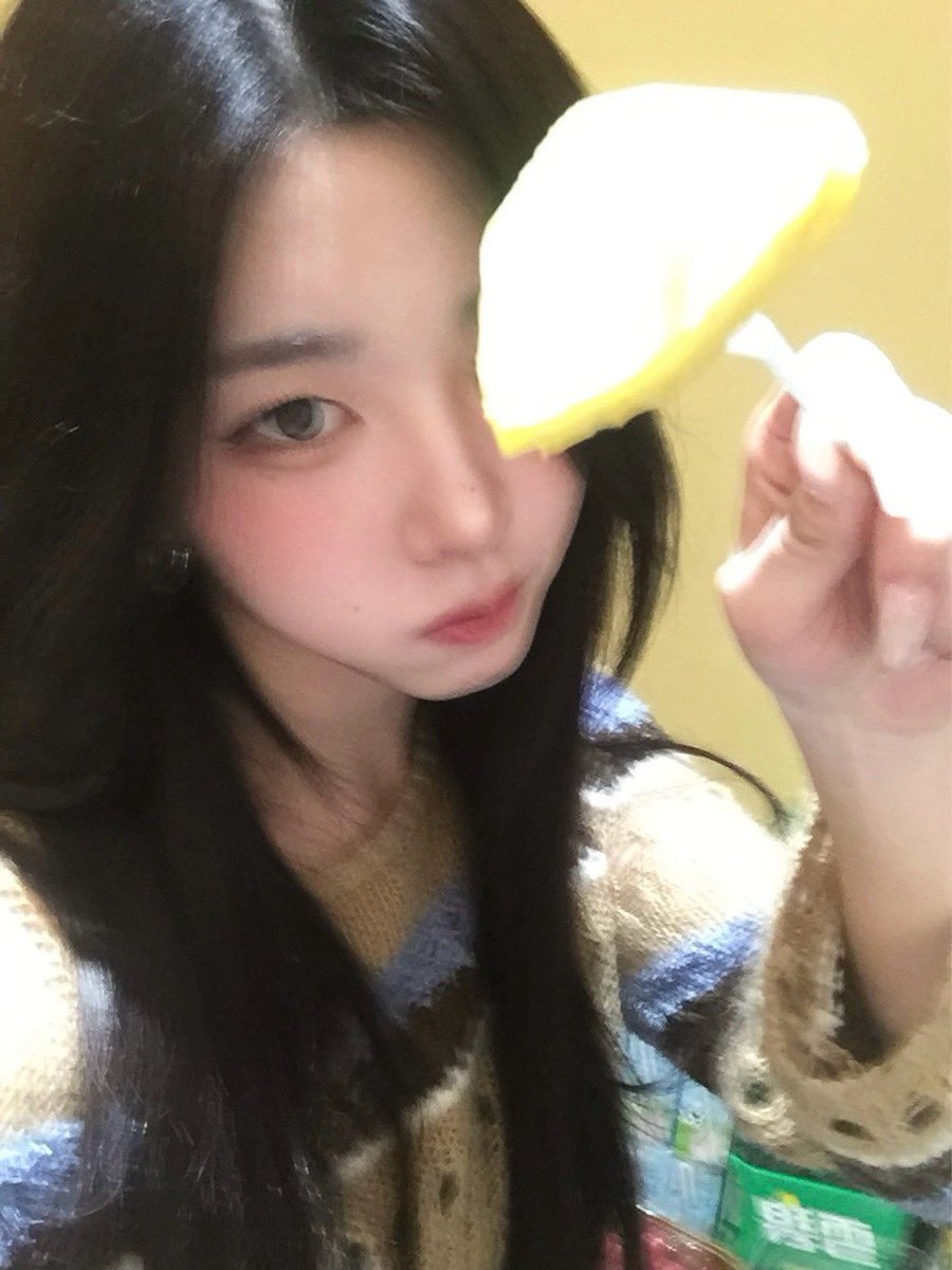 s14pics's tweet image. cosmo room update