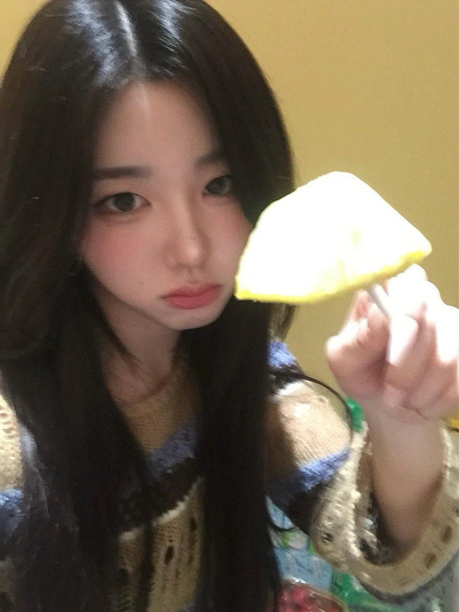 s14pics's tweet image. cosmo room update