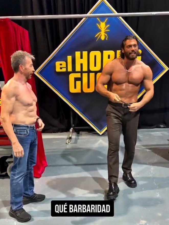 Que alguien le diga a Pablo Motos que no se desnude que da más asco todavía que vestido, y ya es decir…