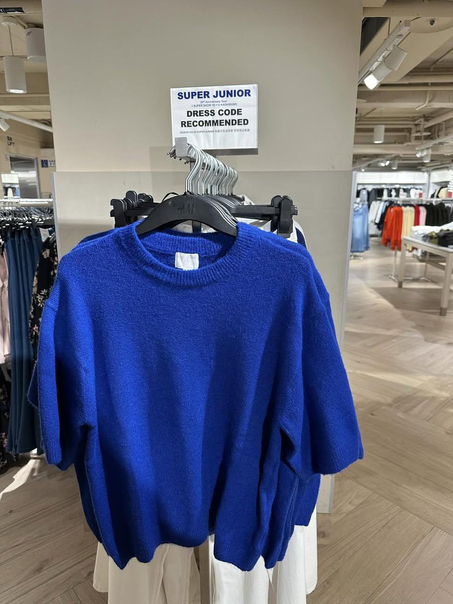 HAHAHAH IT'S SOOO CUTE😭😭😭🤏🏻
cr elisa0730l
#슈퍼주니어 #SUPERJUNIOR