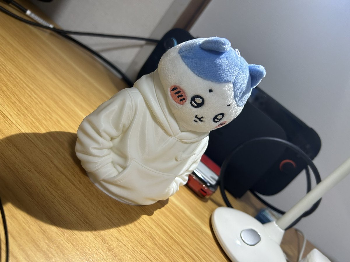 hachiwarekenage's tweet photo. ハチワレちゃん…雰囲気変わった？
#ちいかわ https://t.co/VJ3GDd2Vrx