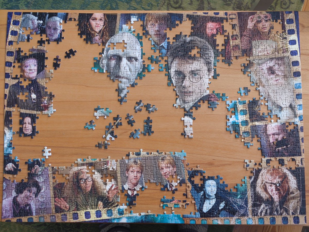 VTerek31's tweet image. Feeddich !! Mein Puzzel vom Weihnachtsballwichteln 🥰🥰 
Danke an meinen Wichtel, auch wenn das ganze blau mich in den Wahnsinn getrieben hat 😂😂