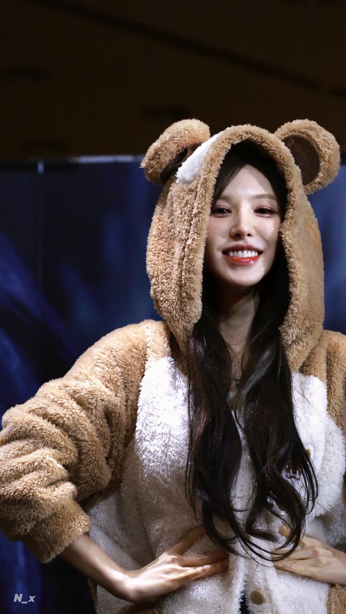260109 Popmerch Fan Signing In MACAU
아… 무대에 왜 곰돌이 있어..?
#WENDY #웬디