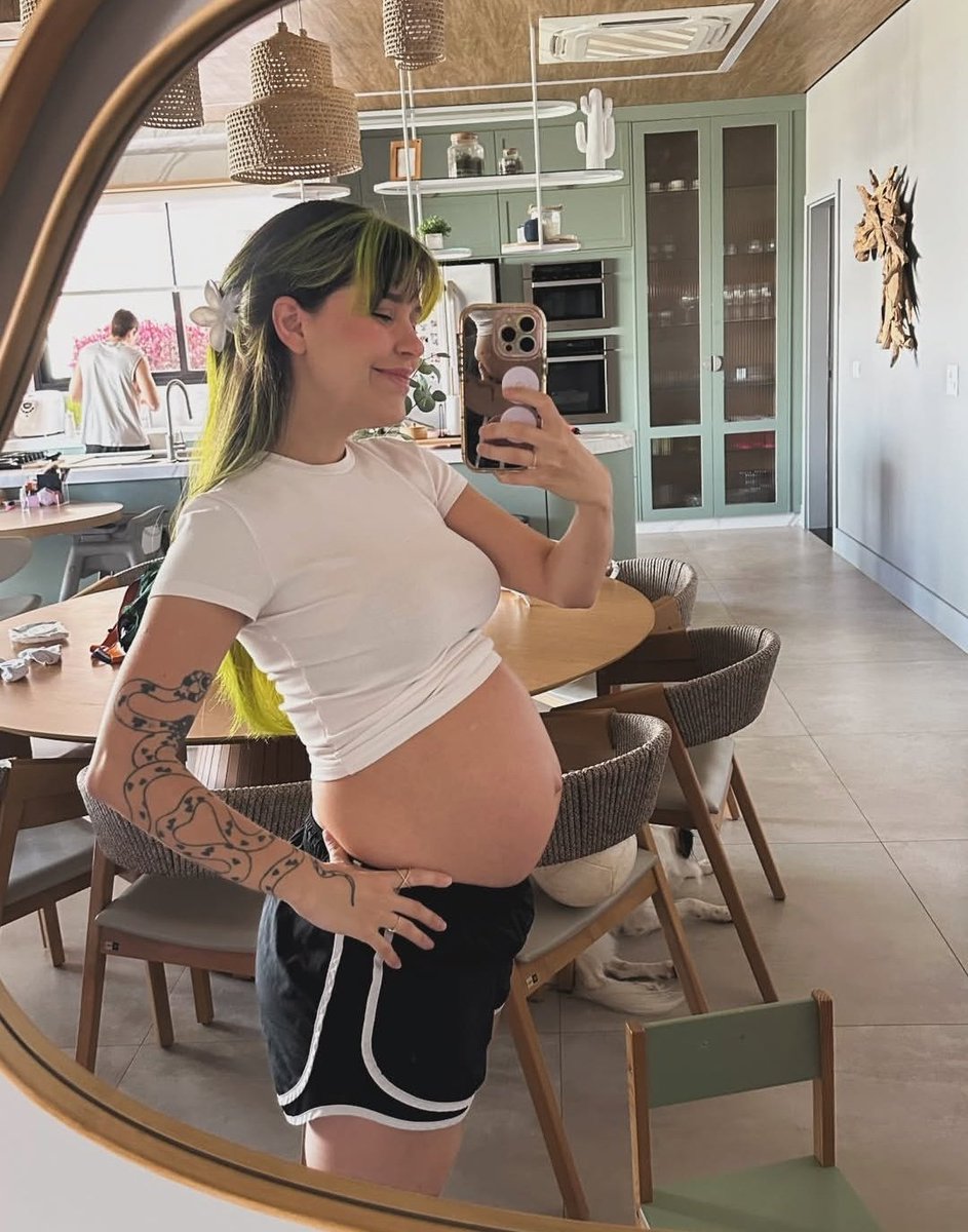 chaves_mikaella's tweet image. 2026 X 2022, e as barriguinhas iguais, o sorrisinho igual 🥹🤏