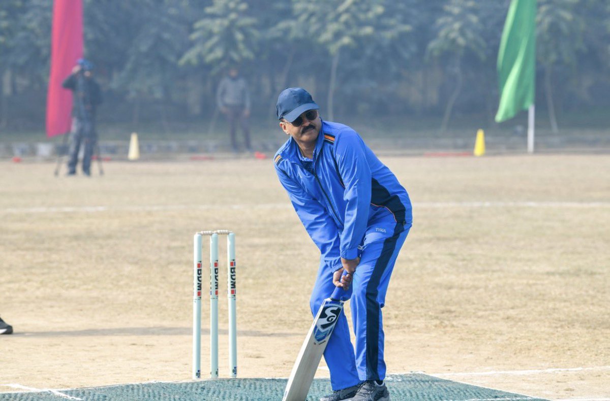 gpsinghips's tweet photo. Friendly cricket match, happy faces all around. “Esprit de corps”
@crpfindia 
@cwacrpf https://t.co/Dje2NQKAbD
