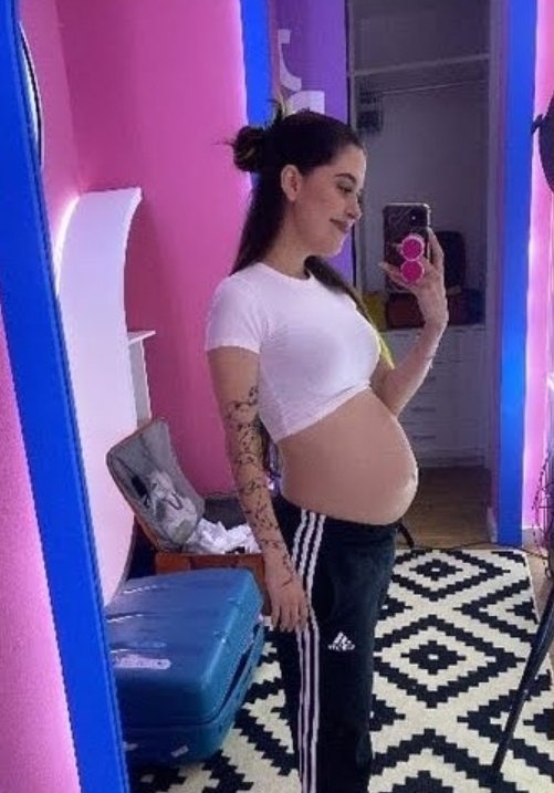 chaves_mikaella's tweet image. 2026 X 2022, e as barriguinhas iguais, o sorrisinho igual 🥹🤏