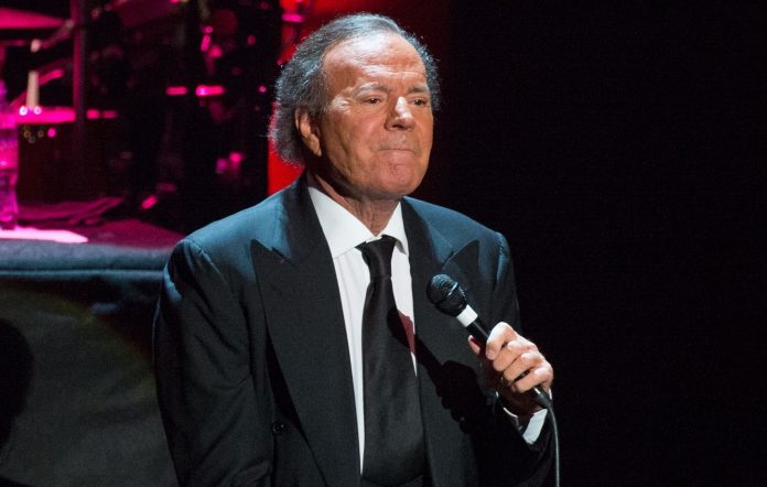 Julio Iglesias speaks out following sexual abuse and trafficking claims
bh-review.com/detail/5331/Ju…