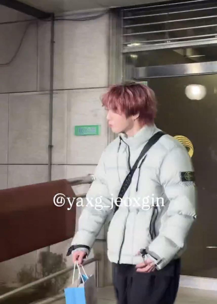 rasilarr's tweet image. THE HAIR COLOR OMG HE’S BAAACCK