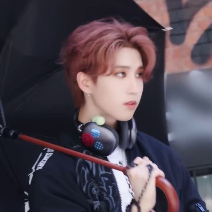 rasilarr's tweet image. THE HAIR COLOR OMG HE’S BAAACCK