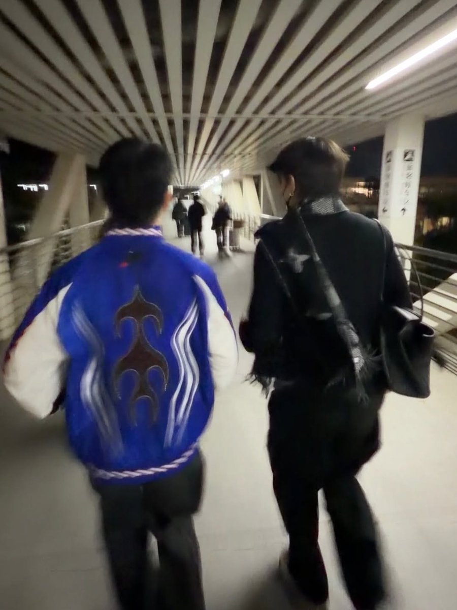 น้องออฟโรดไปรับแฟนที่สนามบิน ทั้ง ๆ ที่ตัวเองมีงานต้องตื่นเช้า นี่นะคะเคะต้นแบบไหมล่ะ ☝🏻