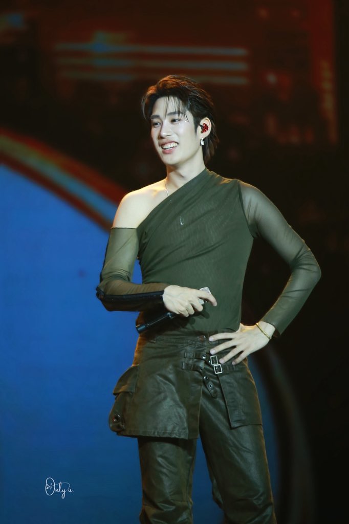 iimownoii139's tweet photo. คนนี้เติ้ลโซ๊ะะะ 

KNP TFO CONCERT
#KhemjiraConcertDay1

@Tle_mtm #TLE_mtm #TleFirstone https://t.co/8sHRQfq2Uy