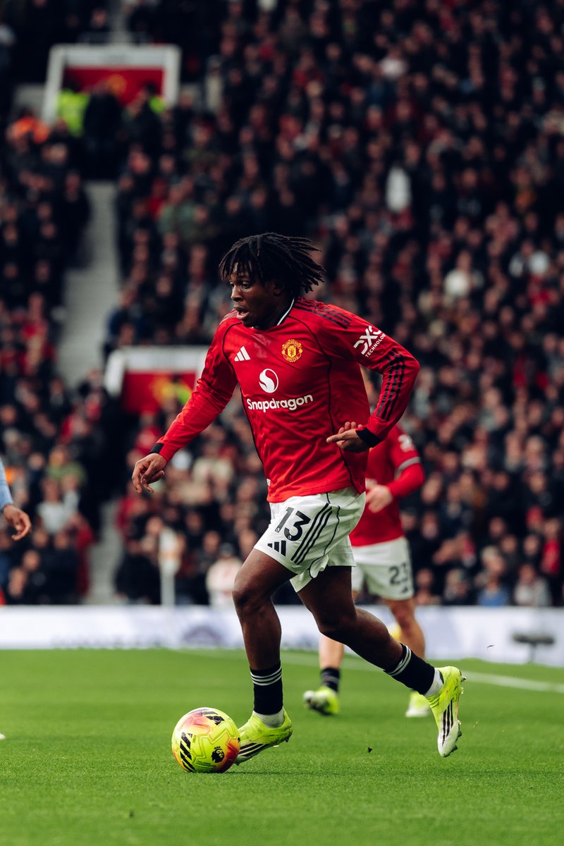 ManUtd's tweet image. Looking to break the deadlock 🔓