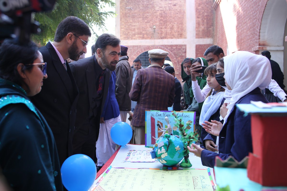 We're still looking for judges for the #STEAMMuqablo district rounds which started last week from Mirpur Mathelo in Ghotki. Please reach out if you'd like to join us in any of the remaining 29 districts of #Sindh