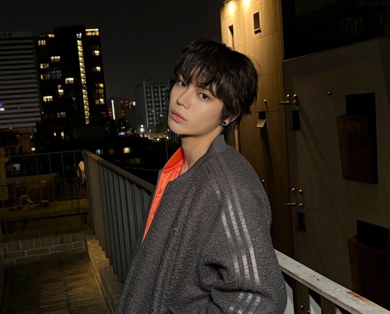 TEAM82MAJ0R's tweet photo. Seongil revealed he is friends with a fellow leader, LNGSHOT's Ohyul!

Their older sisters are friends, so they (the younger brothers) became friends too. Seongil was even invited to their debut showcase but couldn't come due to schedules.

#82MAJOR #LNGSHOT #CHOSEONGIL #OHYUL https://t.co/CapHPrUmiq