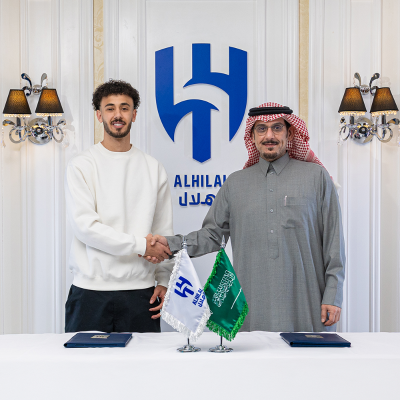 Alhilal_FC's tweet photo. 📄 بدعم من الأمير الوليد بن طلال..
 "ريان الدوسري" هلاليًا لخمسة أعوام 💙