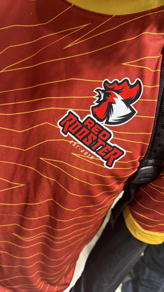 RedRoosterTeam1's tweet photo. Β‘EMPEZΓ LA ACCIΓN! ππ
βΆοΈ Nuestros roosters de TCG ya estΓ‘n compitiendo en el dΓa #1 del Pokemon Regional Championship en Toronto πͺπΌ
#goROOSTERS π https://t.co/6X3wBPtBJx
