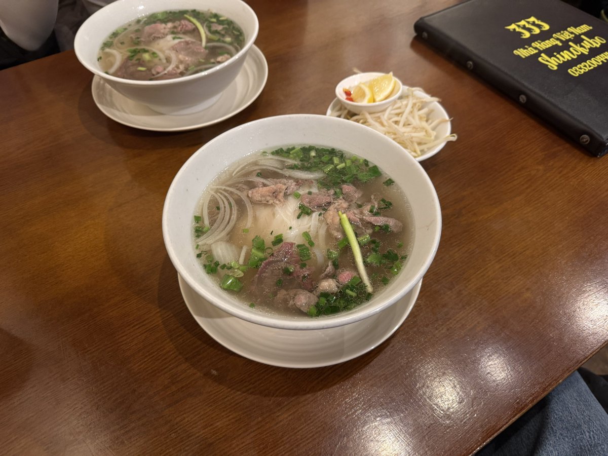 halfreturner's tweet image. ube soft serve ur phocking kidding meeeee