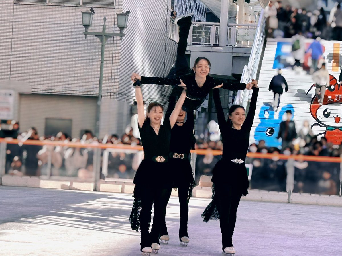 ㅤ　
海老名 ビナウォーク
⛸️𝑊𝐴𝐾𝑈 𝑊𝐴𝐾𝑈 𝐼𝐶𝐸 𝑊𝑂𝑅𝐿𝐷⛸️
#織田信成 さん with PIW
ミニショー &amp; 体験教室 👦🏻👧🏻

ご参加・ご観覧下さった皆さま
ありがとうございました😌🪄🎶

#プリンスアイスワールド
#PIWチーム 🤞🏻💫