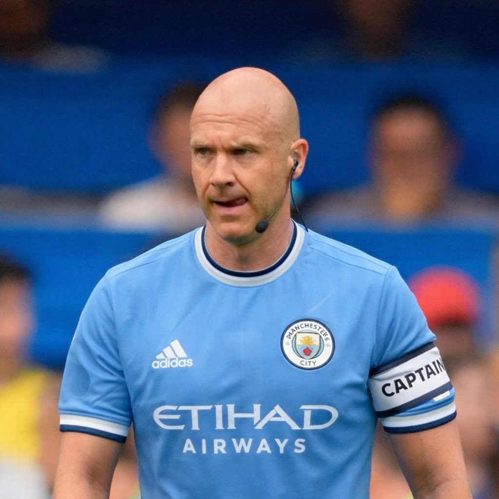 manufcnow's tweet image. Man City's 12th man.......... 😮‍💨