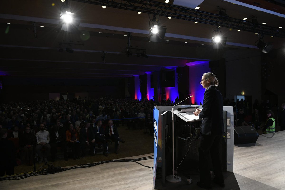 Trotz kurzfristig geändertem Zeitplan eine volle Halle: Vielen Dank an die AfD Rheinland-Pfalz und Bad Dürkheim für diesen tollen Empfang!