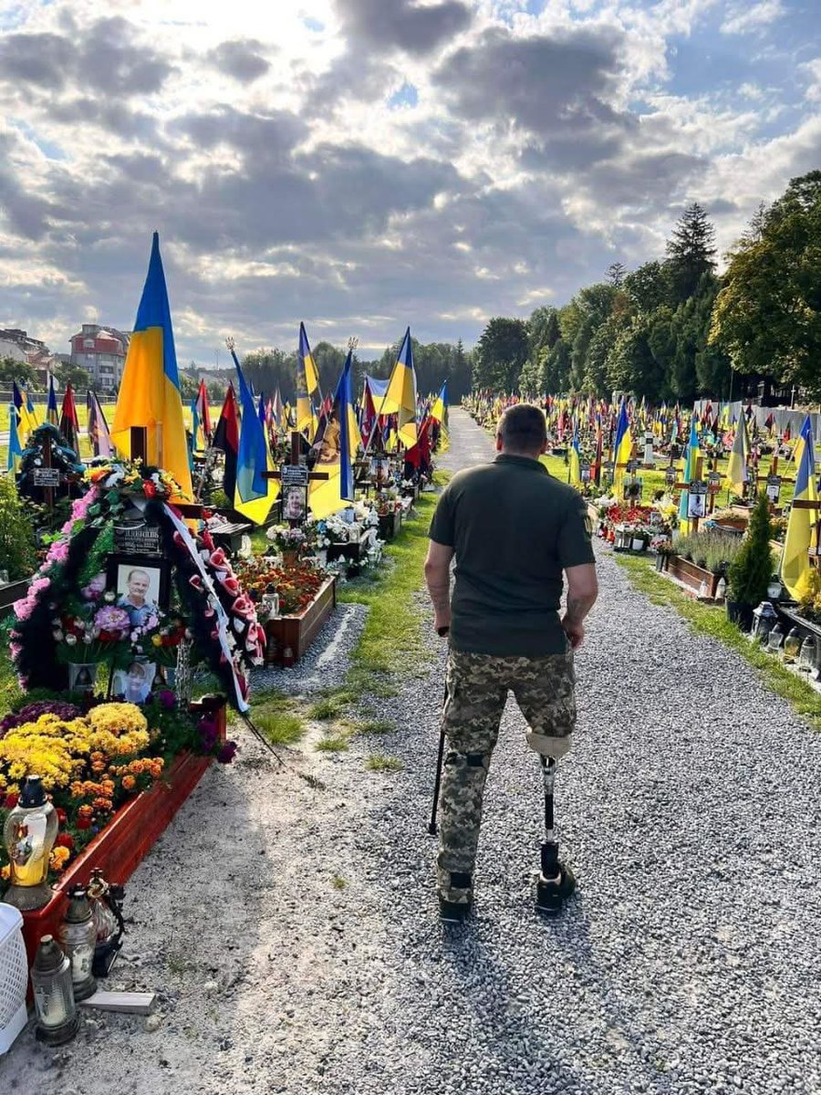 Can we get 5000 people to reply "I stand with Ukraine 🇺🇦"?

Yes or No?