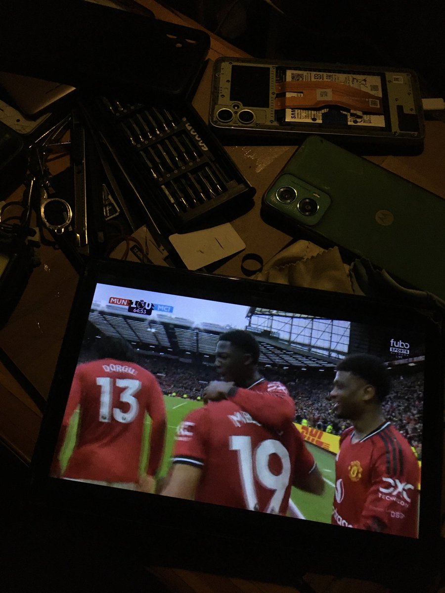 menantank's tweet image. Anjj emyu ngegolin