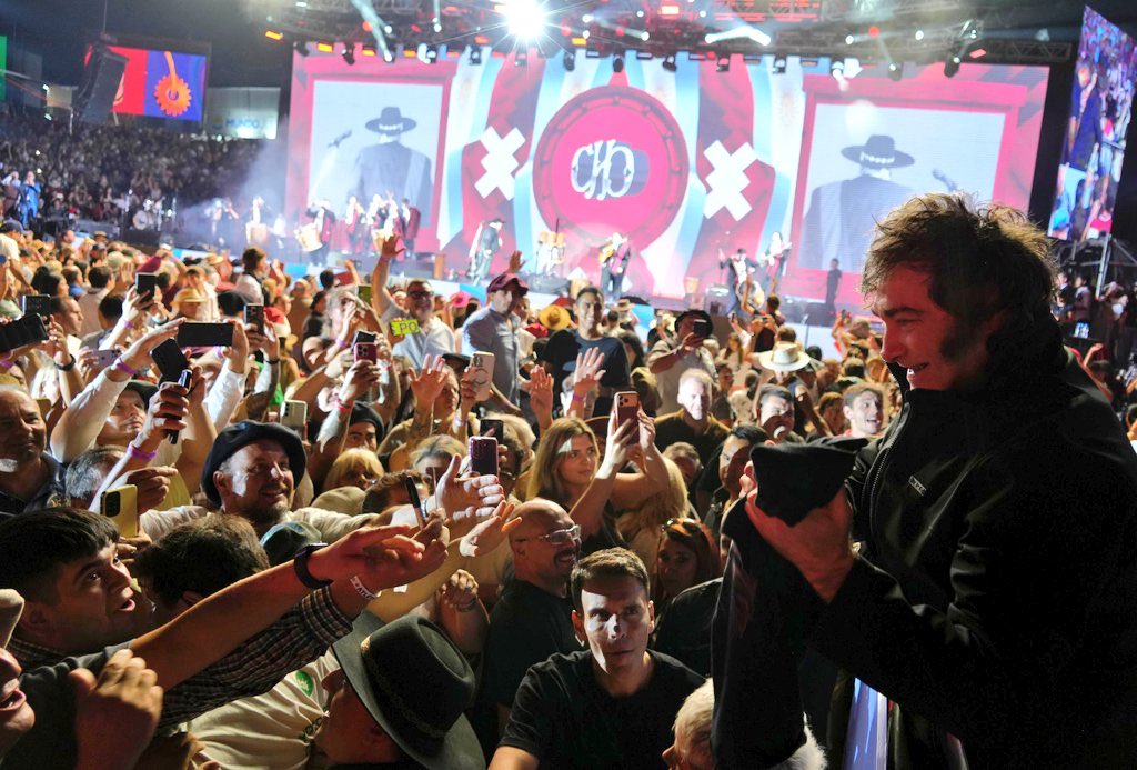 “La libertad es un cuento si no se lucha por ella.” — José Larralde.

Batalla cultural en primera persona. 
El Presidente <a href="/JMilei/">Javier Milei</a> presente en el Festival de Jesús María, defendiendo nuestras tradiciones y nuestra identidad.

Viva la Patria!!
VLLC!! 🇦🇷