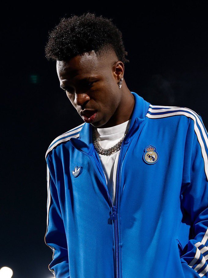 josekun10's tweet image. 𝗥𝗘𝗖𝗢𝗥𝗗 🚨

¡Tras la pitada por su afición, Vinicius pasa a ser el ÚNICO futbolista PITADO en 𝗧𝗢𝗗𝗢𝗦 los campos de España! 👏🏻