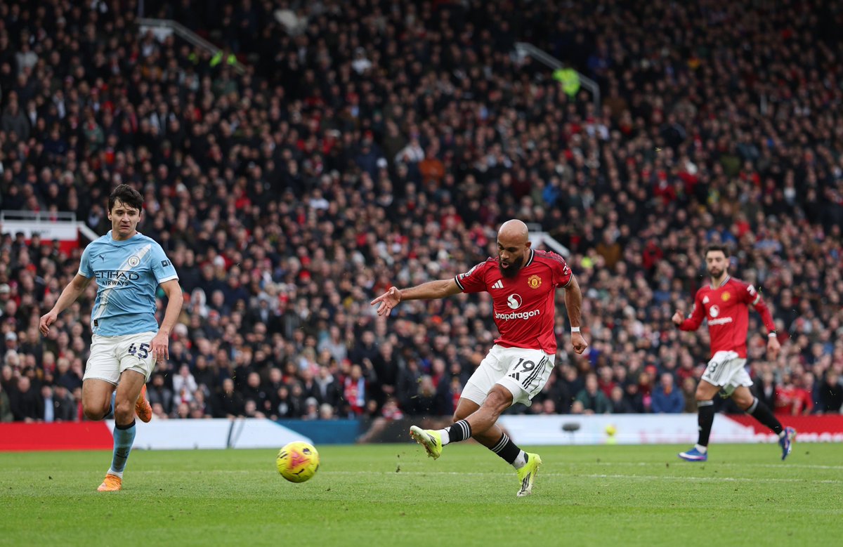 premierleague's tweet image. Fernandes ➡️ Mbeumo! 

Deadlock broken at Old Trafford 🔴