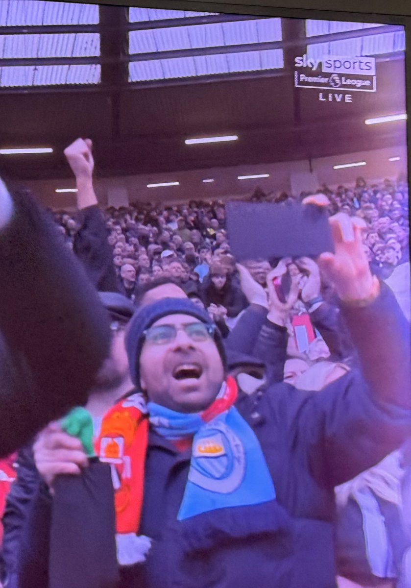 reginaldo_el's tweet photo. Fuck off, and fuck off again. Cunt.  #MUNMCI https://t.co/zM6u5CWhTU
