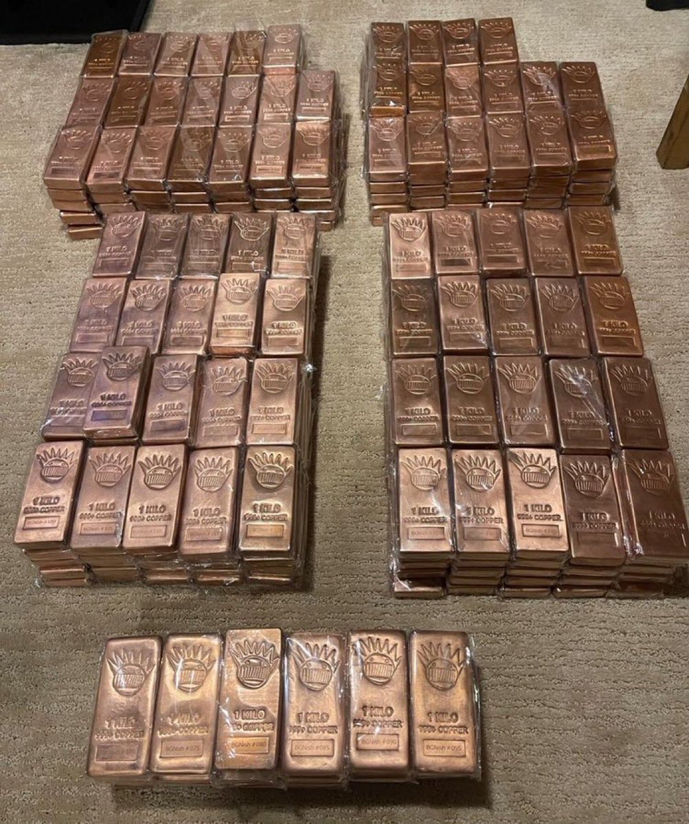 NoLimitGains's tweet image. 🚨 I BOUGHT BITCOIN IN 2013, HERE’S WHAT I’M BUYING NOW:

– Copper.

I bought 3 tonnes of it over the last 2 months.

I rented a storage unit just for this.

Those who pay attention to this tweet will become extremely wealthy.

Here’s why I’m buying 1 tonne of copper EVERY MONTH:…