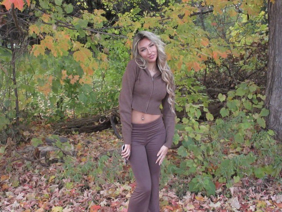 LessFindom's tweet image. Your money belongs to me 😋