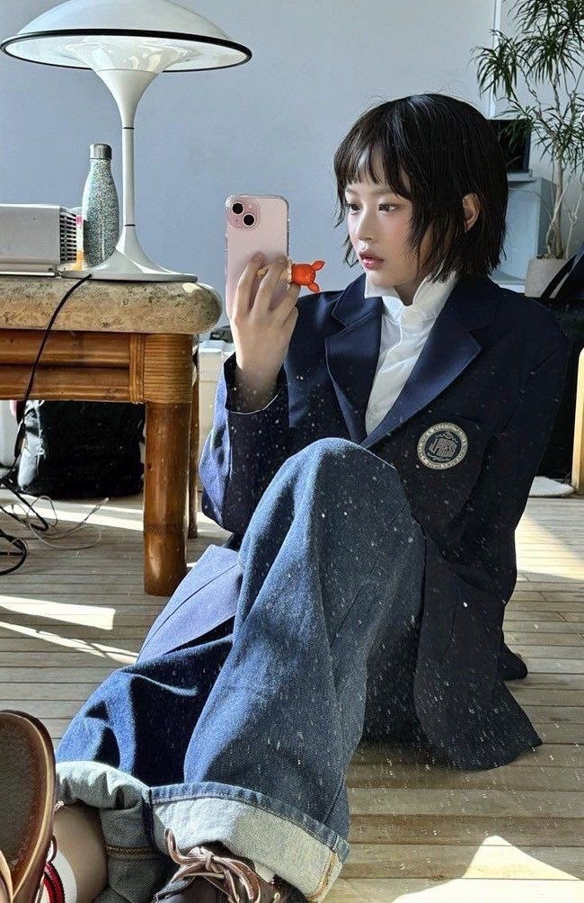 sbwlstmdkfkd's tweet image. 갑자기어린아이로변해버려서
입고있던옷에삼켜진팜군,