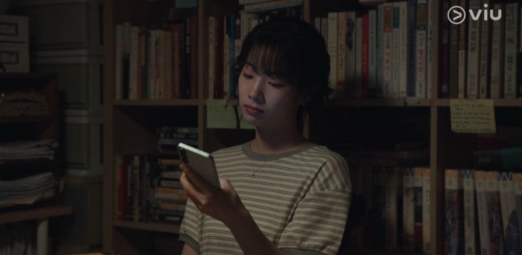 cinedahyun's tweet image. hyeon being a worried wife since junseo is coming home late …. dahyun is so WIFE AHHHHH #LoveMe