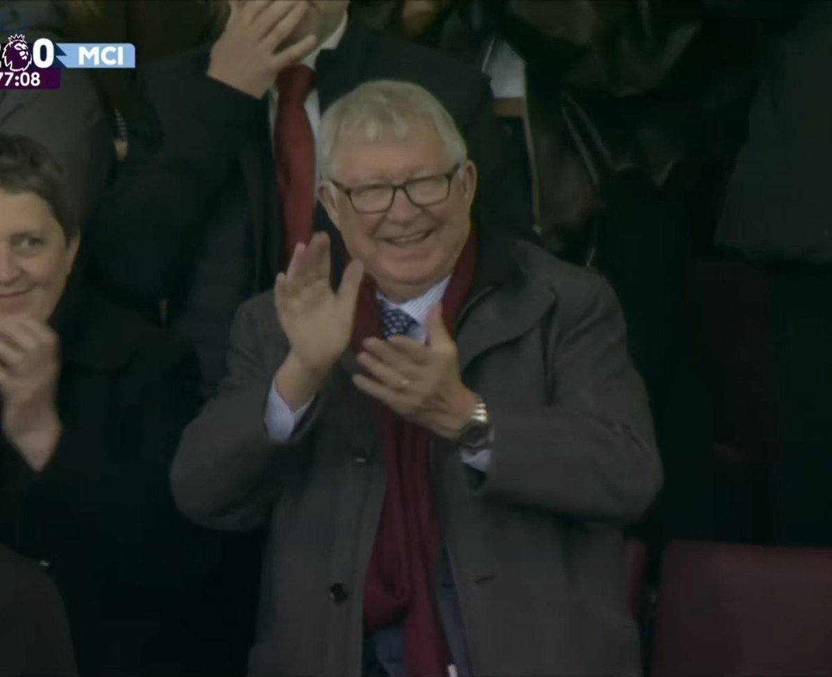 أول مرة يضحك من 15 سنة