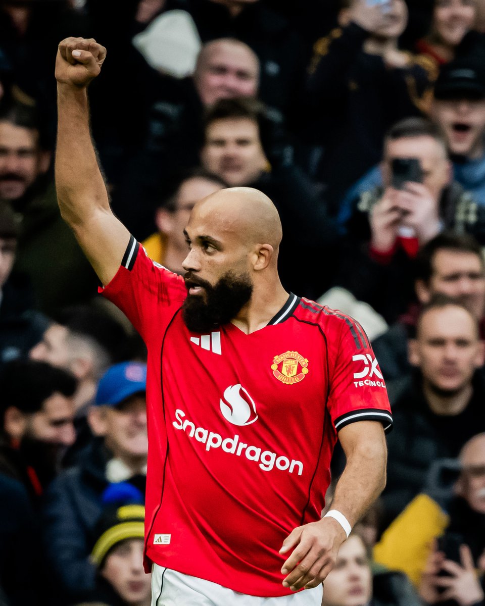 brfootball's tweet image. First Manchester derby goal for Mbeumo 🔴