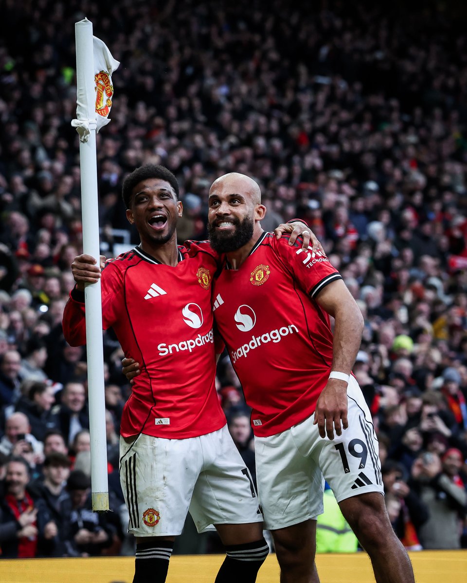 brfootball's tweet image. First Manchester derby goal for Mbeumo 🔴