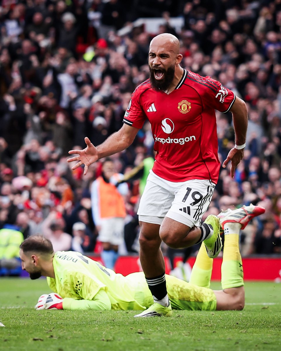 brfootball's tweet image. First Manchester derby goal for Mbeumo 🔴