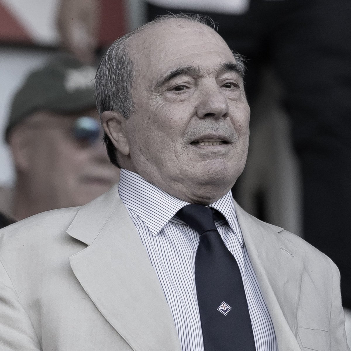Andy_Calcio's tweet photo. OFICIAL: Falleció Rocco #Comisso, dueño y Pdte de la #Fiorentina a los 76 años.

Pérdida invaluable para el club. Condolencias a la familia, amigos y al mundo Viola. R.I.P. 🙏🏻 https://t.co/2ZnYHSejzk