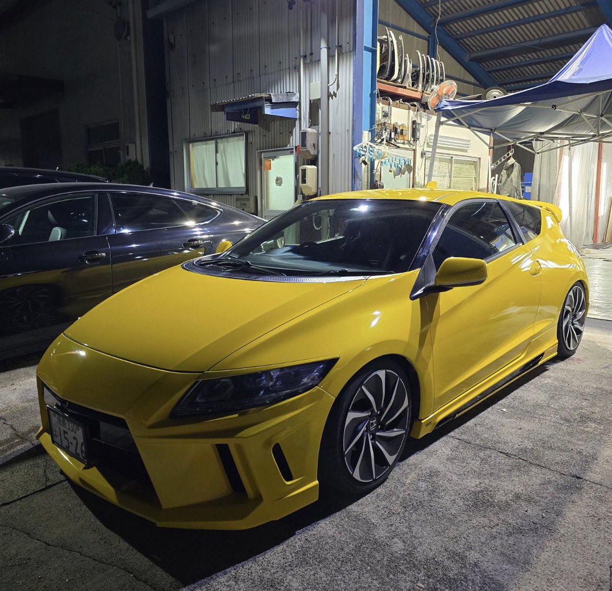 works_fk's tweet photo. スタッフカー　M4と5シリとCR-Z3台持ちしてる子がいる　8シリは社用車にしてみんな自由に乗れるようにしてある https://t.co/zEju0DHTh7