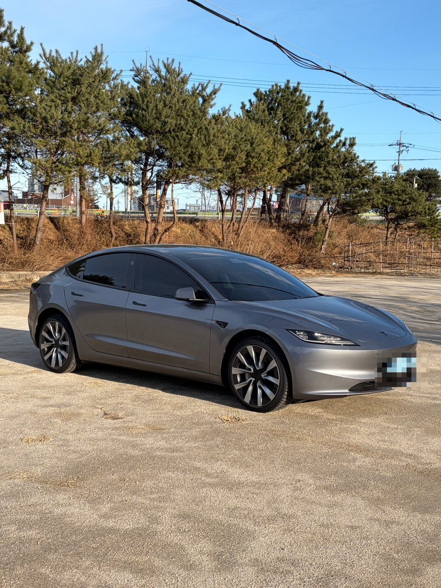 무이자 할부에 혹해 구매한 25년식 하이랜드 RWD, 금일 시점으로 100만원만 더 지불하면 롱레인지도 가능하지만..

그래도 저에겐 최고의 차입니다😂