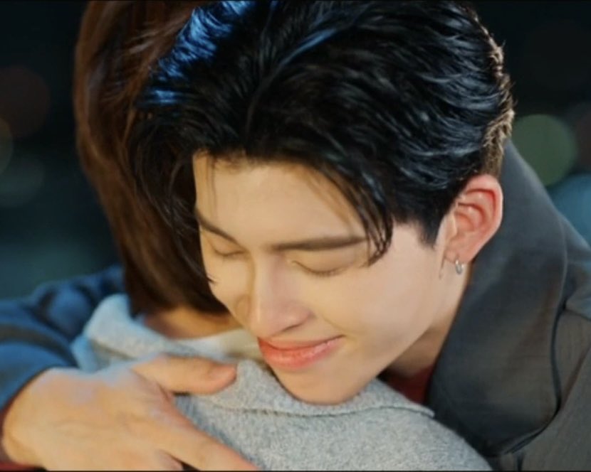 permpoon_GMMTV's tweet image. พ่อพิเองค้าบ พ่อพิเองงงง ถ่ายทอดฉดขอแต่งงาน พ๊อพิ!!!!!! 💍👍🏻
#MeAndTheeSeriesFinalEP