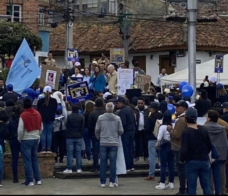 Lo que sube Alvaro Uribe/ lo que hay