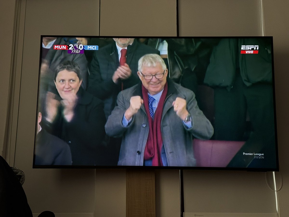 sr_farieta's tweet image. DIOS ESTÁ FELIZ.