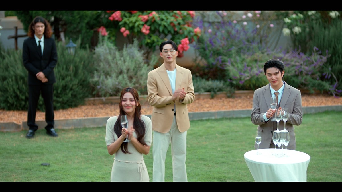 GMMTV's tweet image. The grooms and their vows. 🤍✨ This is so beautiful. PLEASE, everyone needs to see this! 
#MeAndTheeSeriesFinalEP
@ppnaravit @phuwintang @Williamjkp1 @EstRvp @beonnnie