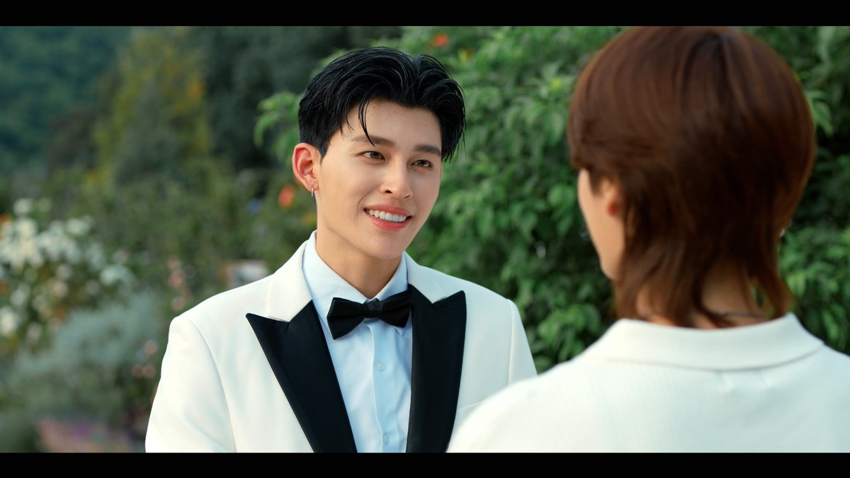 GMMTV's tweet image. The grooms and their vows. 🤍✨ This is so beautiful. PLEASE, everyone needs to see this! 
#MeAndTheeSeriesFinalEP
@ppnaravit @phuwintang @Williamjkp1 @EstRvp @beonnnie